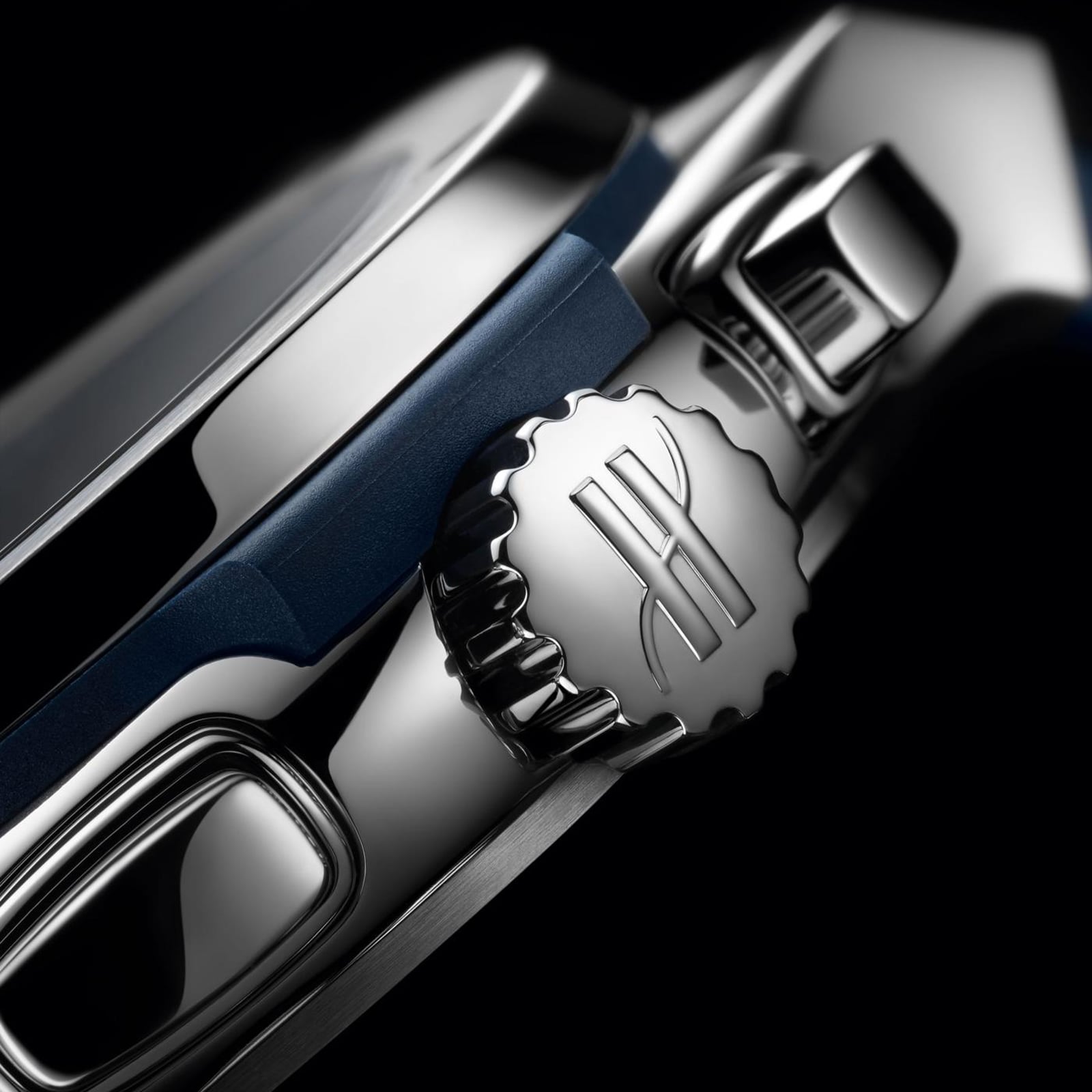 Classic Fusion Chronograph Titanium Blue — Blue Dial