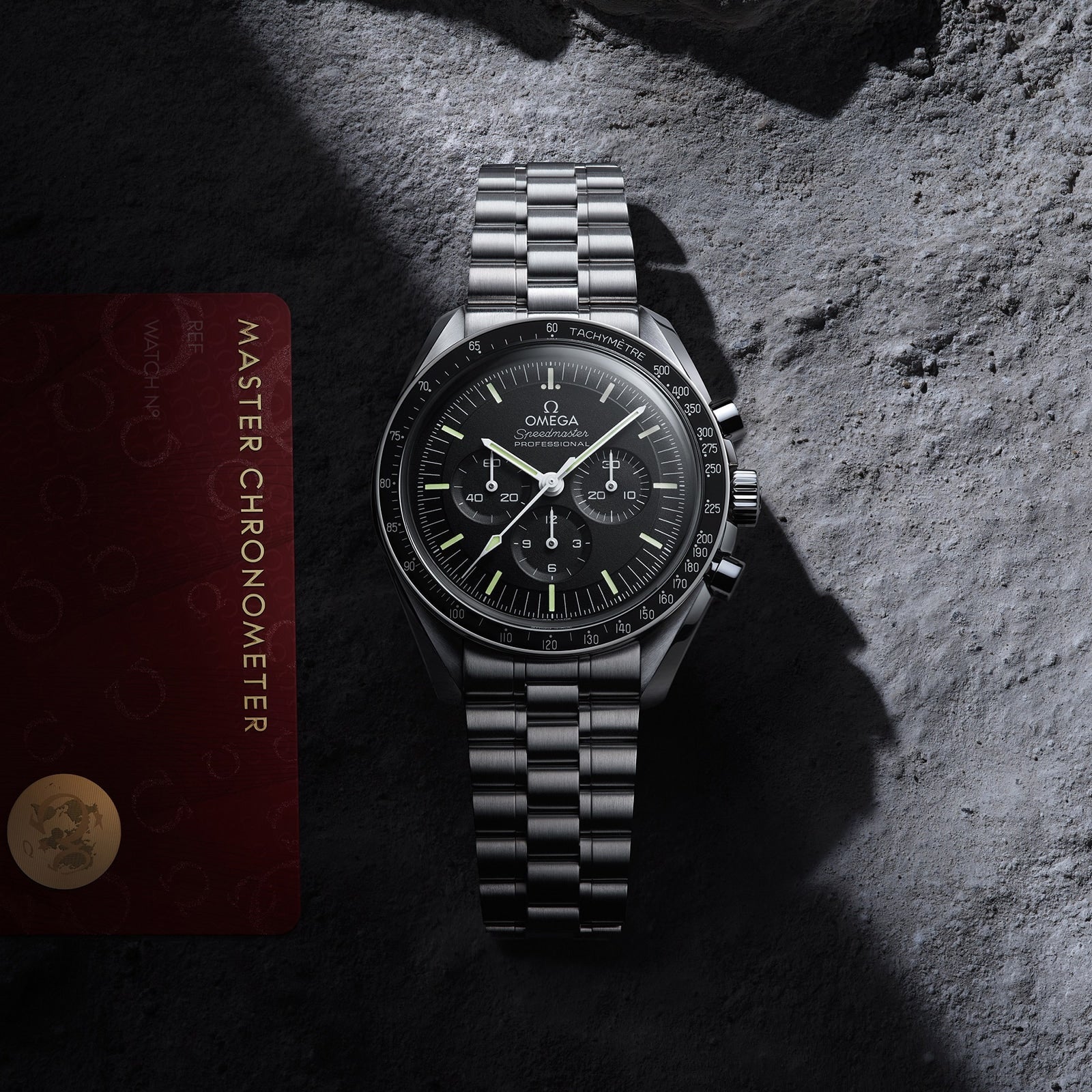 OMEGA Speedmaster Moonwatch black — detail