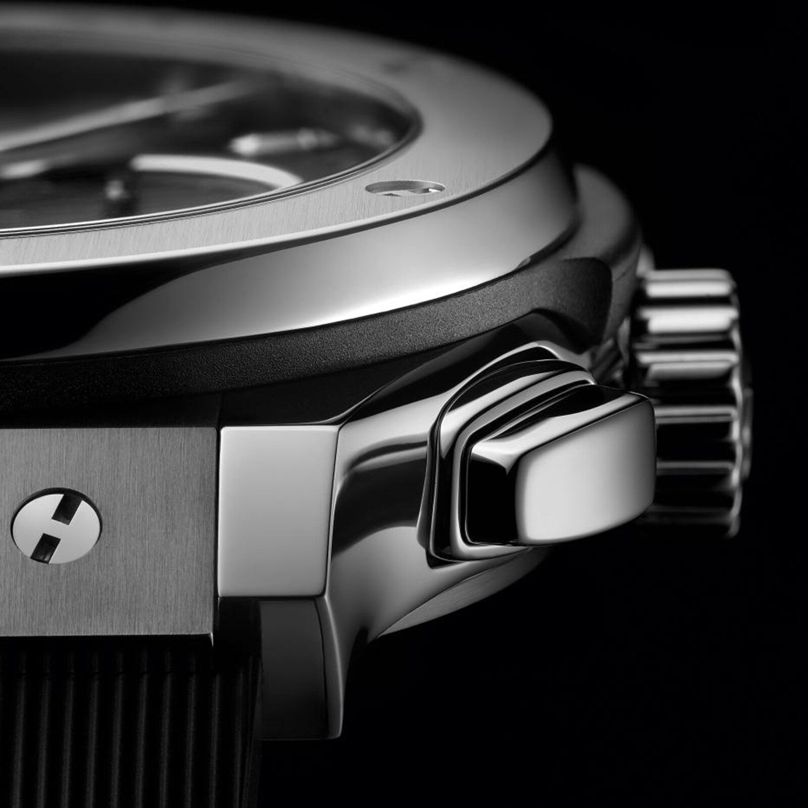 Classic Fusion Chronograph Titanium — Black Dial, Titanium, Rubber