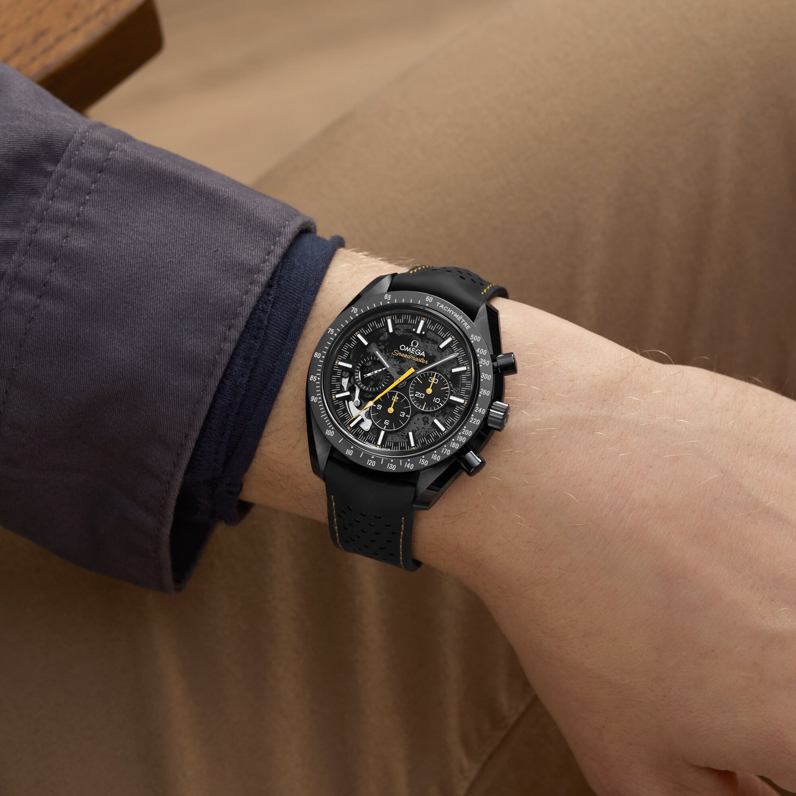 Speedmaster Moonwatch Apollo 8 Dark Side Of The Moon — Black Dial