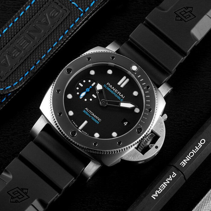 Submersible — Black Dial, Rubber, Grey Bezel