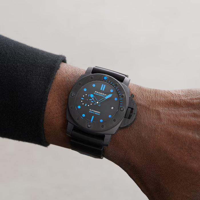 Submersible Carbotech — Black Dial